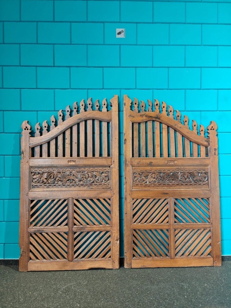 Oude handgesneden dubbele houten poort, Ophalen, Overige onderwerpen, Handgemaakt, Wanddecoratie