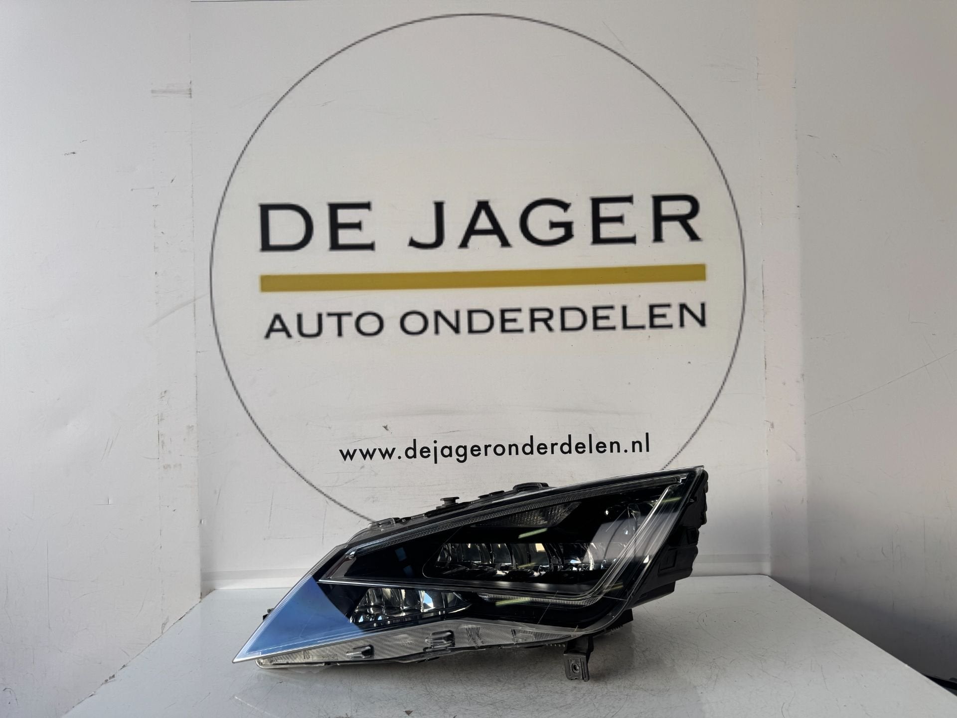 SEAT LEON FACELIFT VOL LED KOPLAMP LINKS COMPLEET 5F1941007A, Gebruikt, Autovia A-2, Km 585 585
08760  Martorell, ES, SEAT S.A.