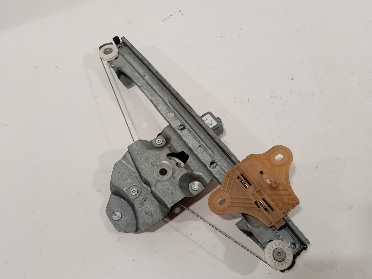 Raammechaniek elektrisch links achter Renault Clio, Onderdelen@venauto.nl, Van der Ven Autorecycling B.V., Ettenseweg 76, 4706 PB Roosendaal, The Netherlands