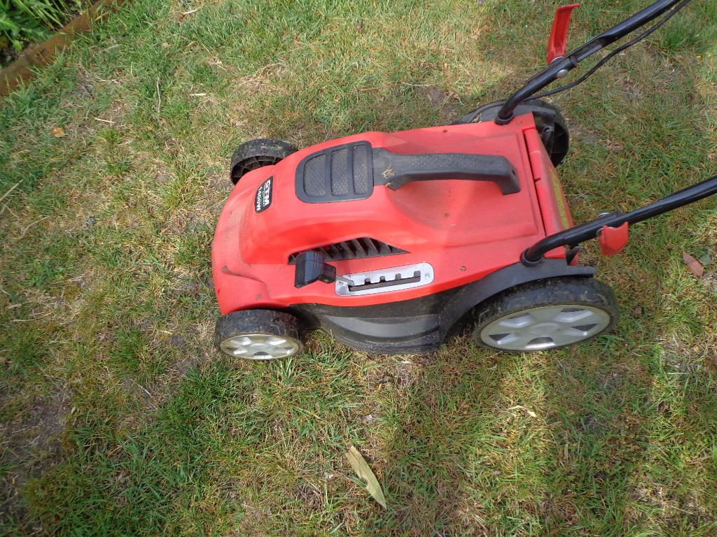 grasmachine, Tuin en Terras, Ophalen, Cirkelmaaier, Gebruikt, Elektrische grasmaaier