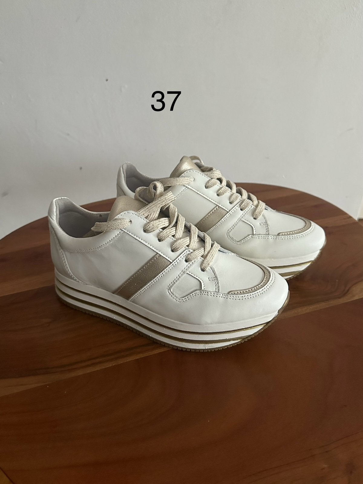 Damesschoenen, Ophalen of Verzenden, Zo goed als nieuw
