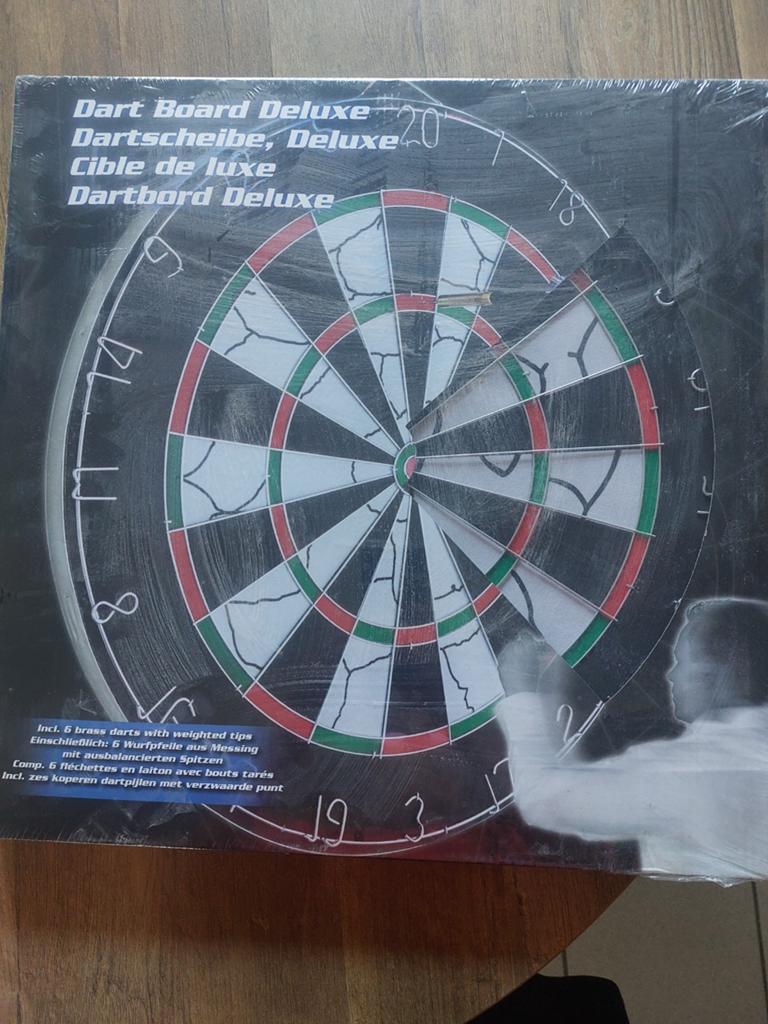 Dartbord Inc pijltjes, Ophalen, Dartbord