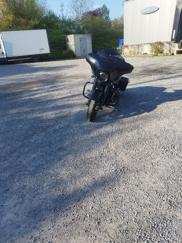 street glide special harley davidson, 2 cilinders, 1690 cc, Traction Control, Motorrijbewijs A
