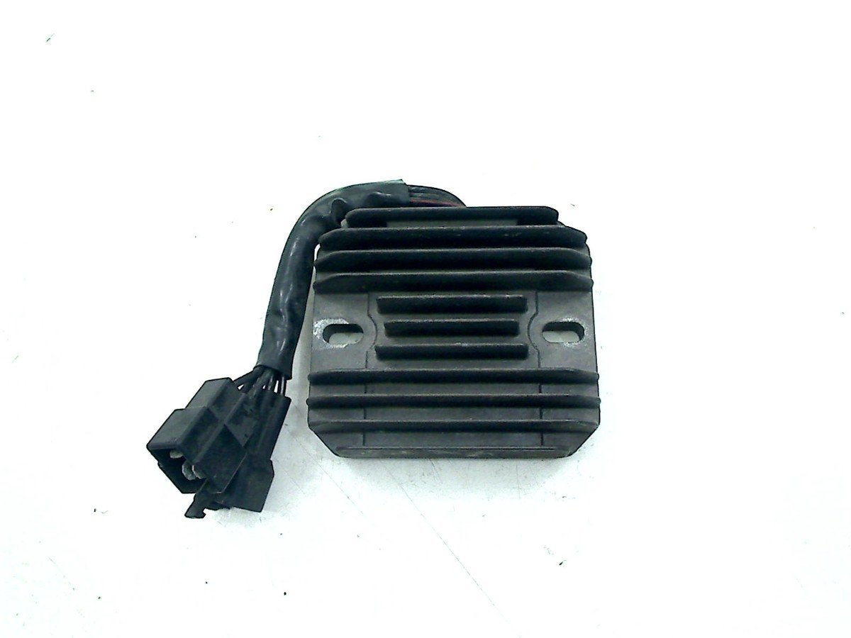 REGULATEUR DE TENSION SV 650 2004 (SV650N SV650S SV650 K4), Dhr. S. di Majo, Utilisé, Info@cama-motorparts.nl, P.J. Troelstraweg 8 8
3144 CX  MAASSLUIS, NL