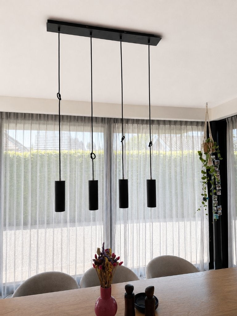 Zwarte hanglamp, Huis en Inrichting, Lampen | Hanglampen, Ophalen of Verzenden, Zo goed als nieuw, E27 (groot)