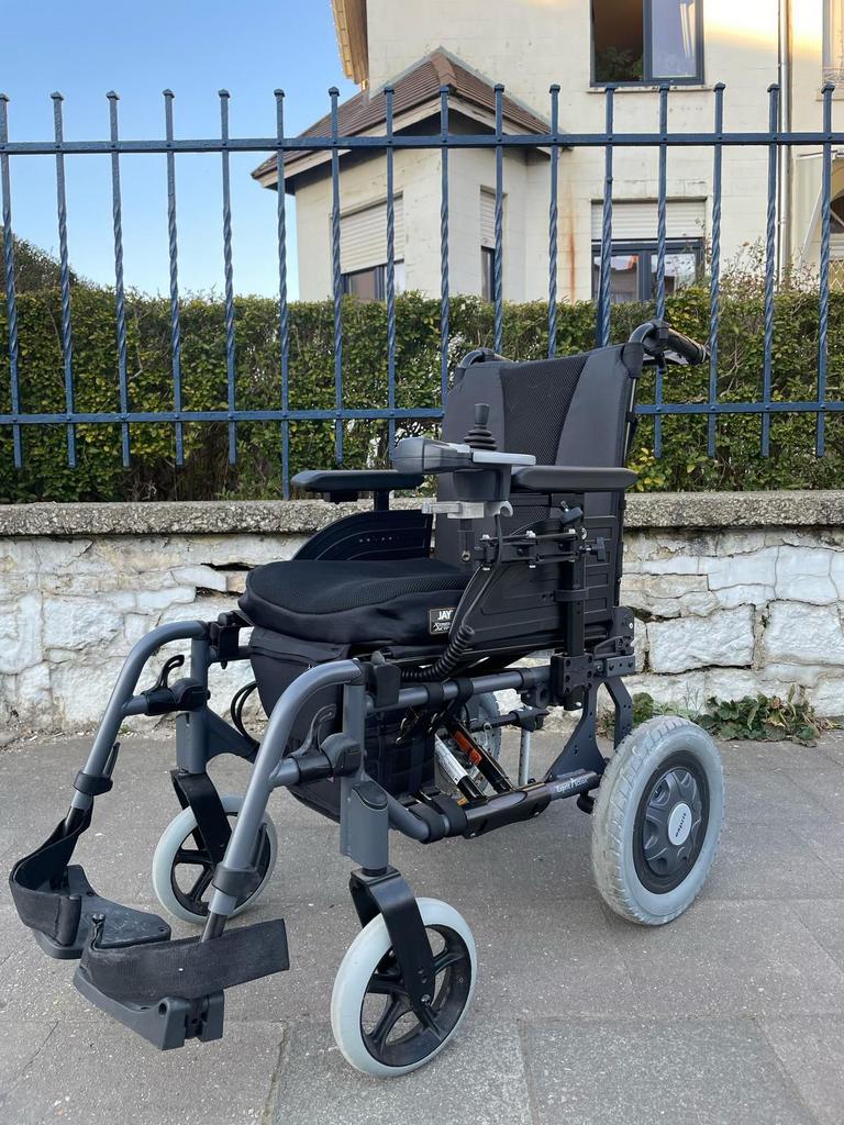 Invacare Action 4 elektrische opvouwbare rolstoel Nieuw, Ophalen of Verzenden, Inklapbaar, Zo goed als nieuw, Elektrische rolstoel