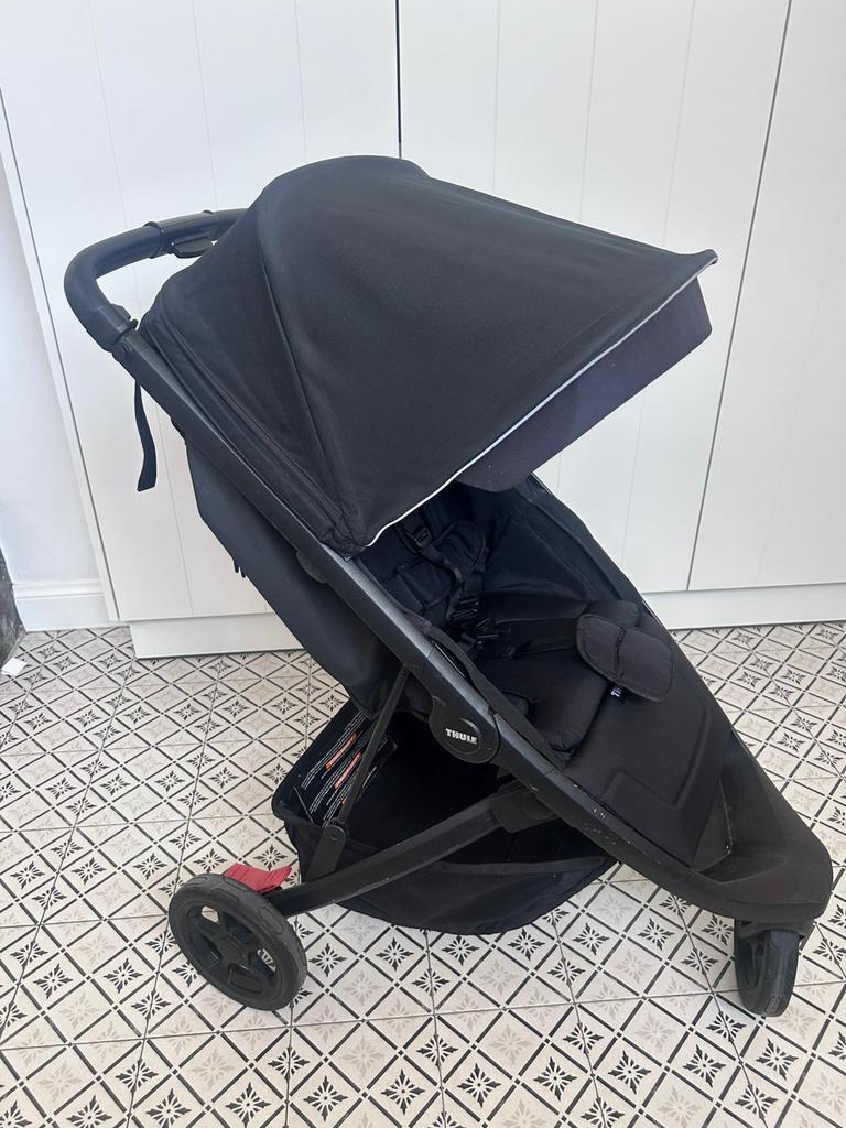 Thule Spring Buggy – Midnight Black – Topstaat!, Ophalen, Zo goed als nieuw, Verstelbare rugleuning