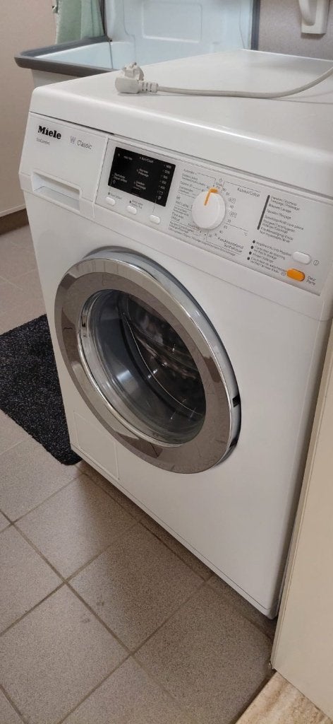 Wasmachine MIELE, 6 tot 8 kg, Ophalen, Gebruikt