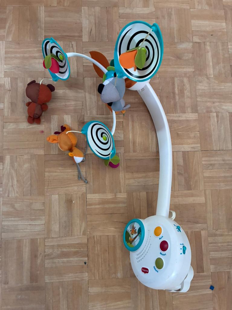 Muziekmobiel Tinylove, Kinderen en Baby's, Overige Kinderen en Baby's, Ophalen, Zo goed als nieuw