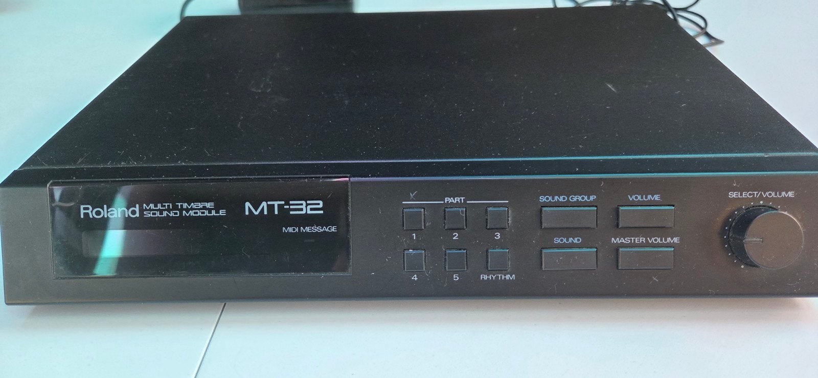 Roland MT-32, Enlèvement
