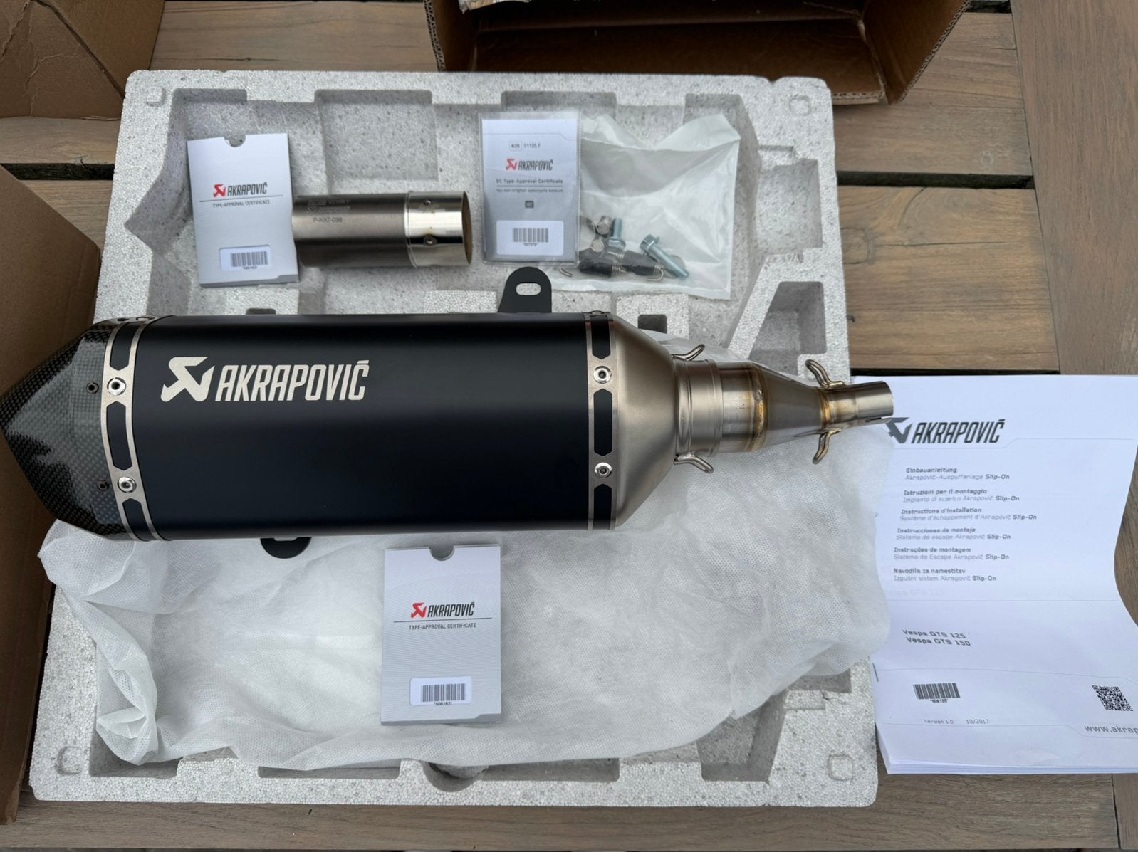 AKRAPOVIC Vespa 125 GTS SPORT slip on + katalysator, Motoren, Ophalen, Nieuw