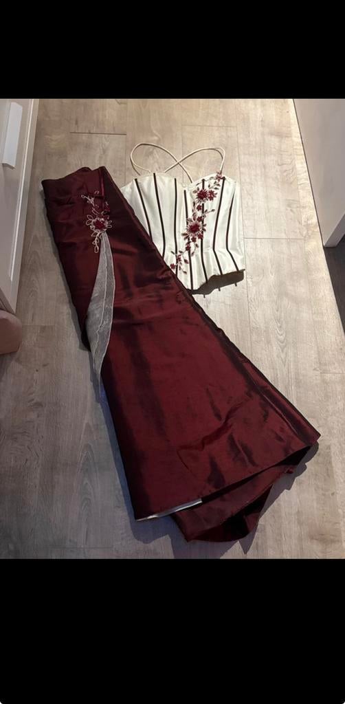 Suite kleed, Kleding | Dames, Gelegenheidskleding, Zo goed als nieuw, Overige typen, Maat 38/40 (M), Rood, Ophalen of Verzenden