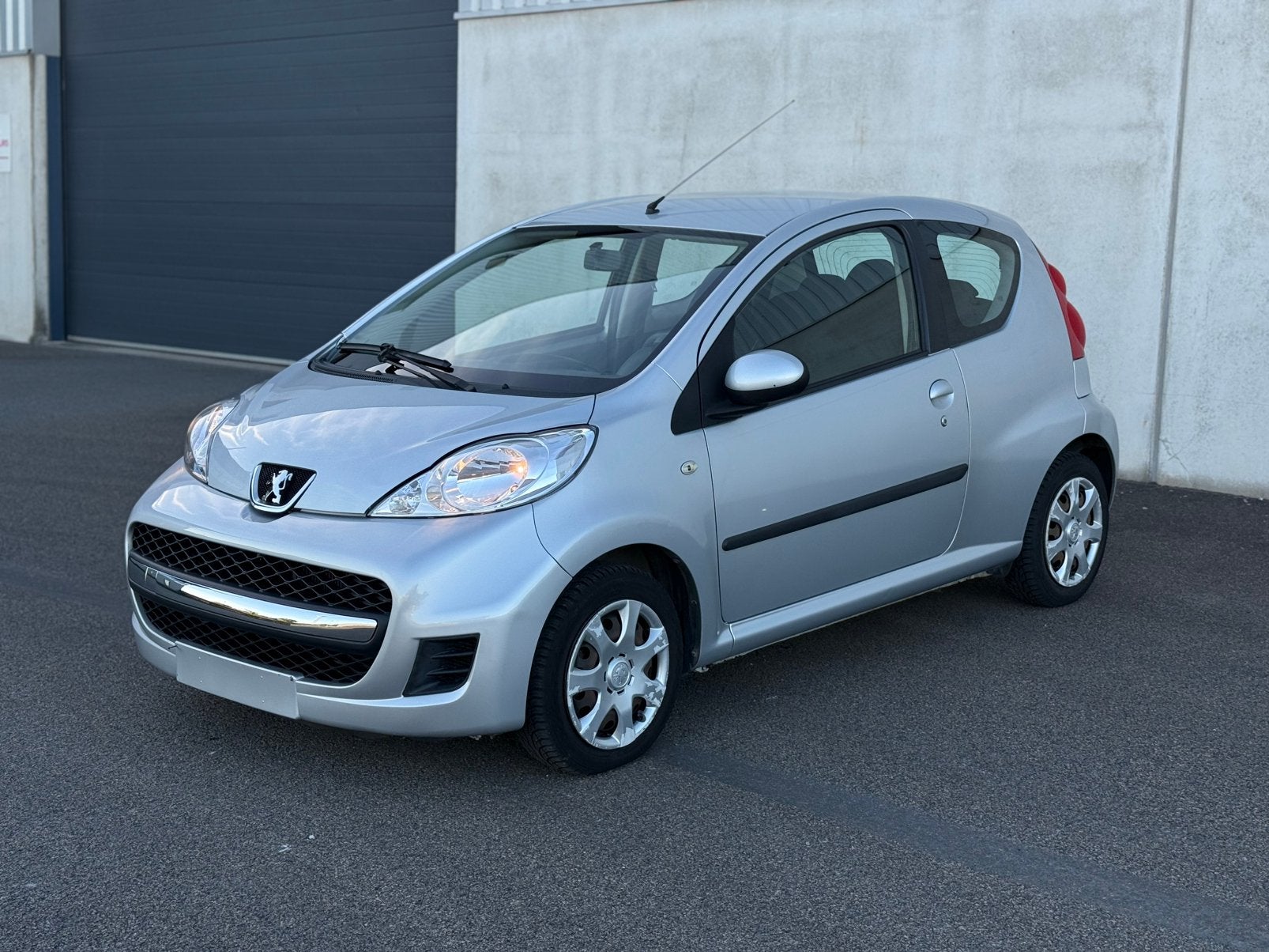 Peugeot 107 1.0i essence Pret a immatriculer, Autos, Argent ou Gris, Achat, Entreprise, Noir