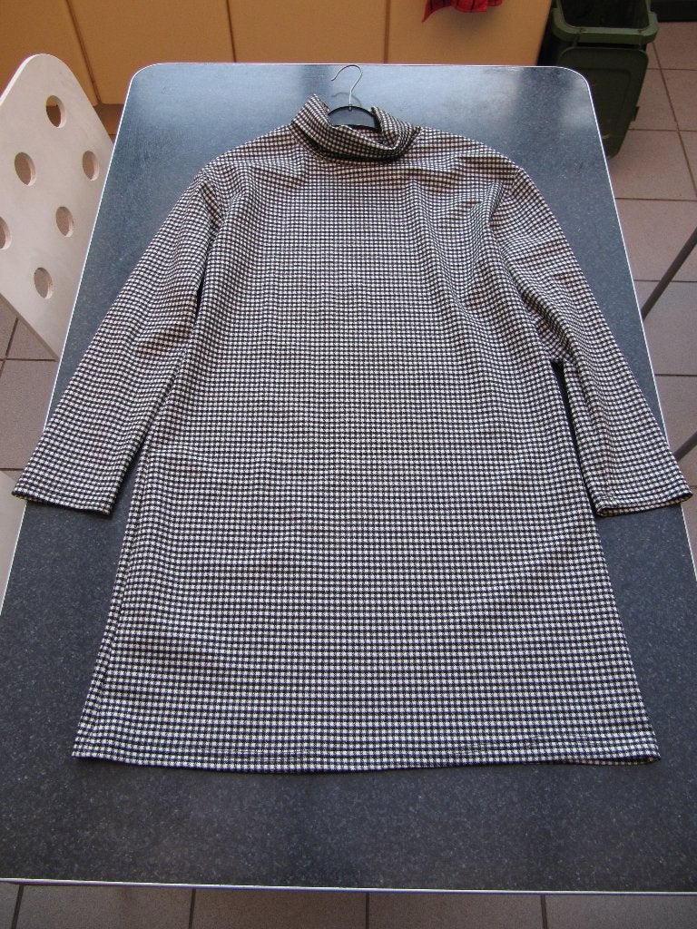 jurk lange mouw, zwart- wit ruitjes, medium, Kleding | Dames, Ophalen of Verzenden, Gedragen, Maat 38/40 (M), Meerkleurig