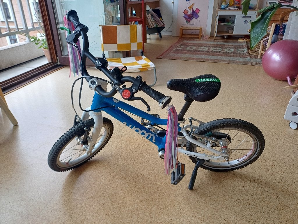 Woom 2 - Blauw, Fietsen en Brommers, Fietsen | Kinderfietsjes, Gebruikt, Minder dan 16 inch, Velgrem, Ophalen