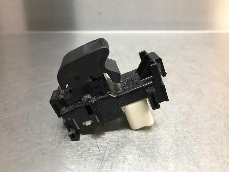COMMUTATEUR VITRES ELECTRIQUES Toyota Yaris III (P13), Utilisé, Toyota