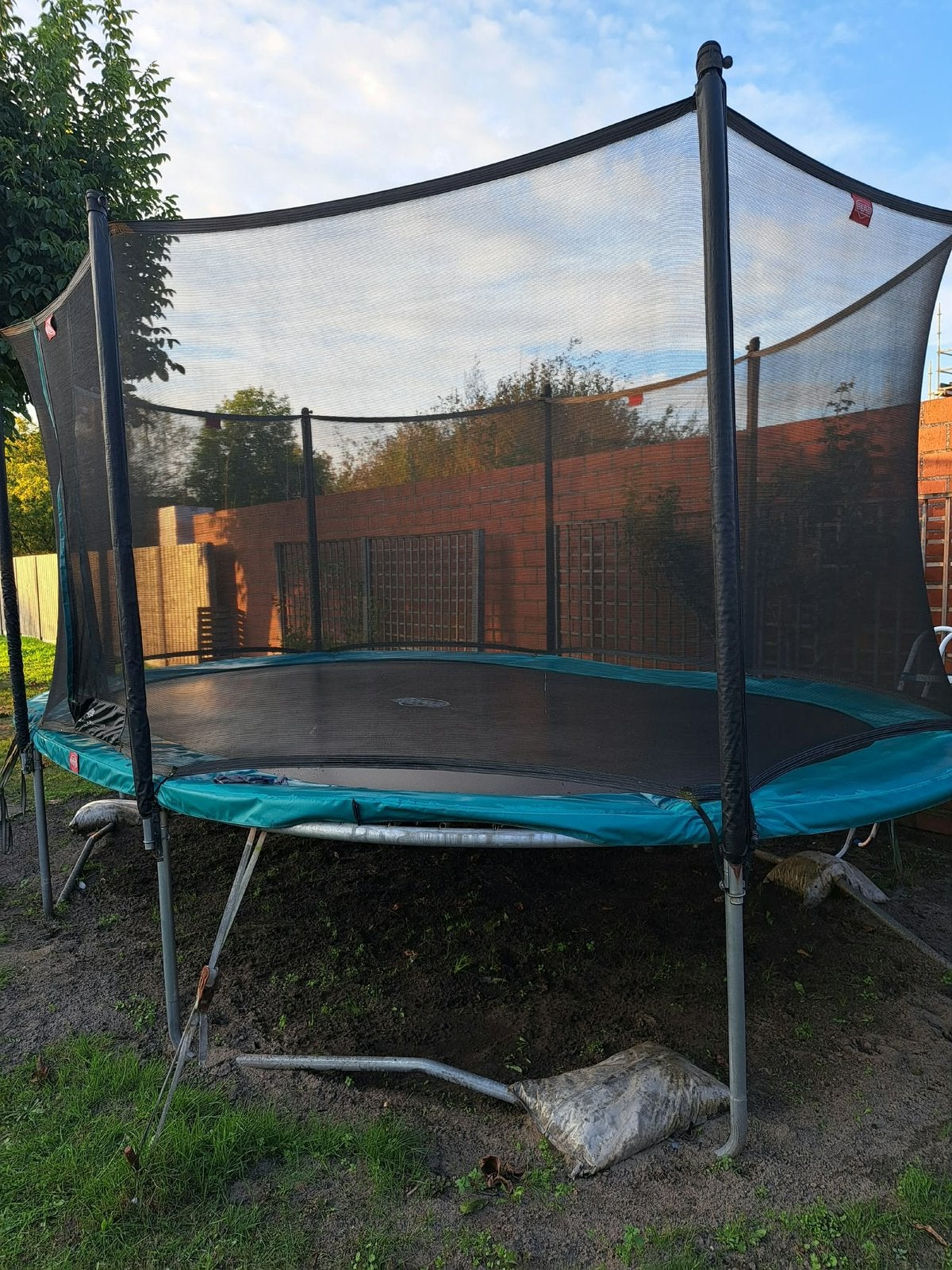 Trampoline - Berg, Ophalen, Gebruikt