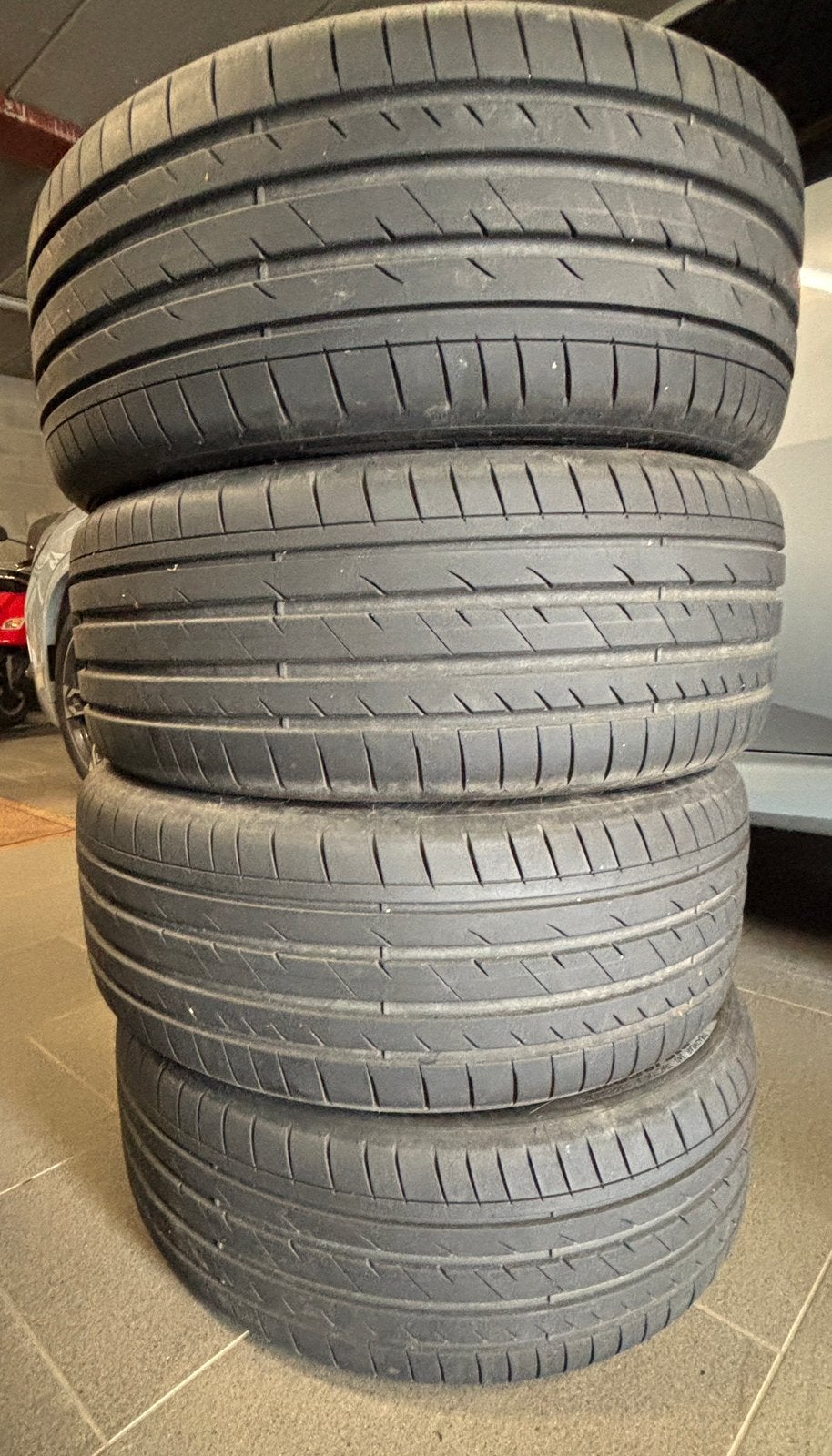 4 pneus été de marque Laufenn by Hankook 215/45R17 91 W, 215 mm, Véhicule de tourisme, Pneus été, Enlèvement