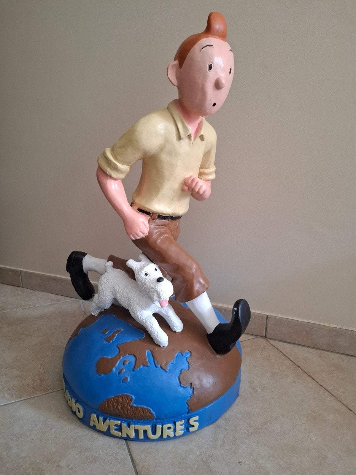 Statue de Tintin et Bobby, Enlèvement, Tintin