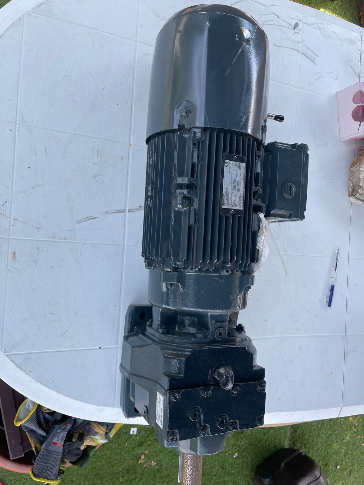 Nieuwe innomotics Motorreductor - 57kg, 3kW, 400V, Doe-het-zelf en Bouw, Motoren, Nieuw, Elektromotor, 1400 tot 1800 rpm, Ophalen