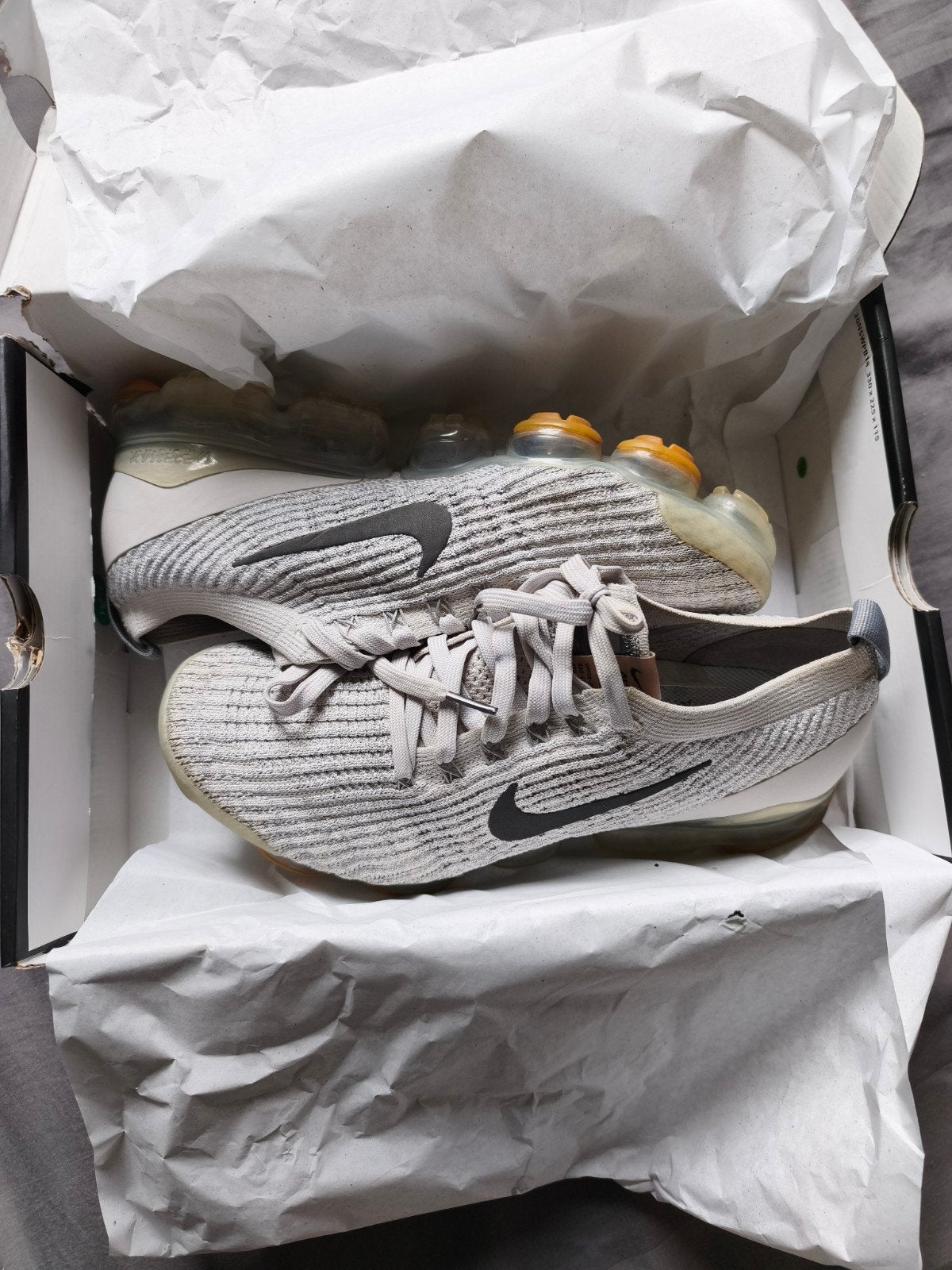 Nike air Vapormax : taille 44,5 - couleur gris clair, Vêtements | Hommes, Chaussures, Enlèvement ou Envoi, Autres couleurs, NIKE