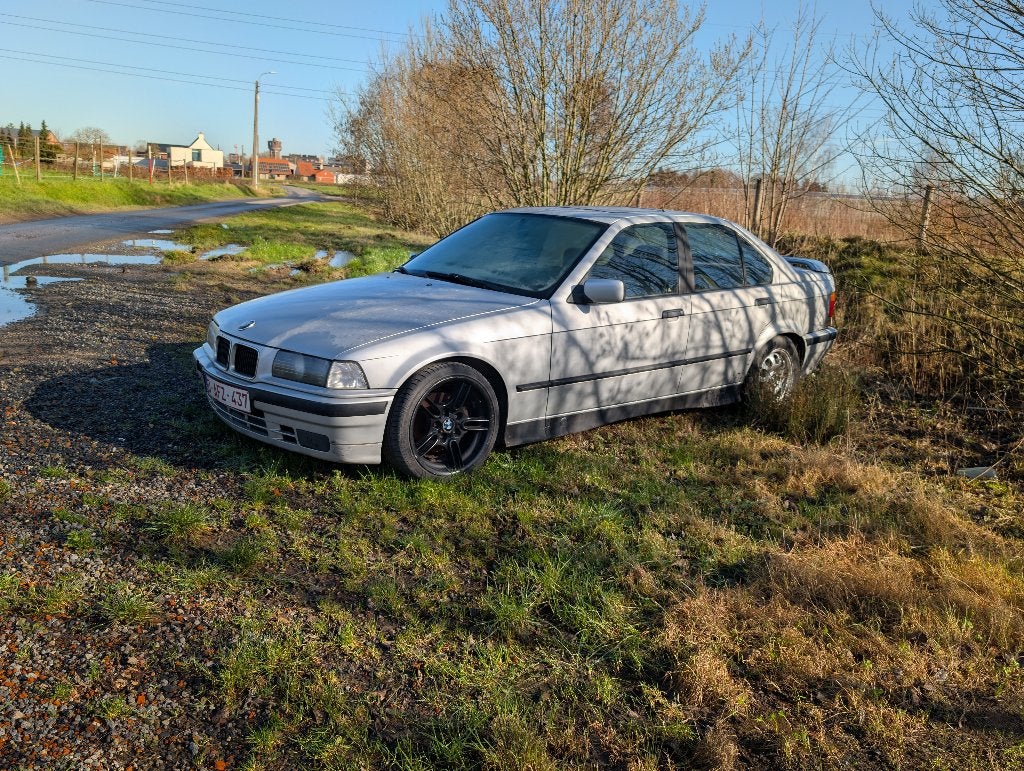BMW E36 325i, Auto's, BMW, Achterwielaandrijving, Zwart, Leder, 5 deurs