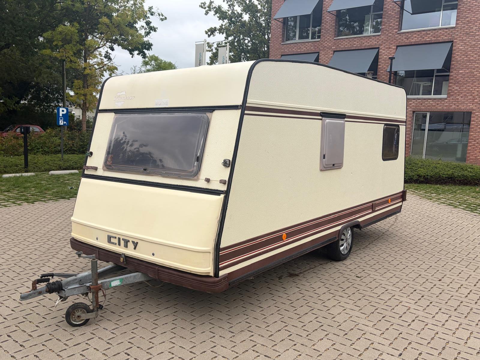 BURSTNER CLUB CITY + Voortent + vastbed, Particulier, Douche, Vast bed