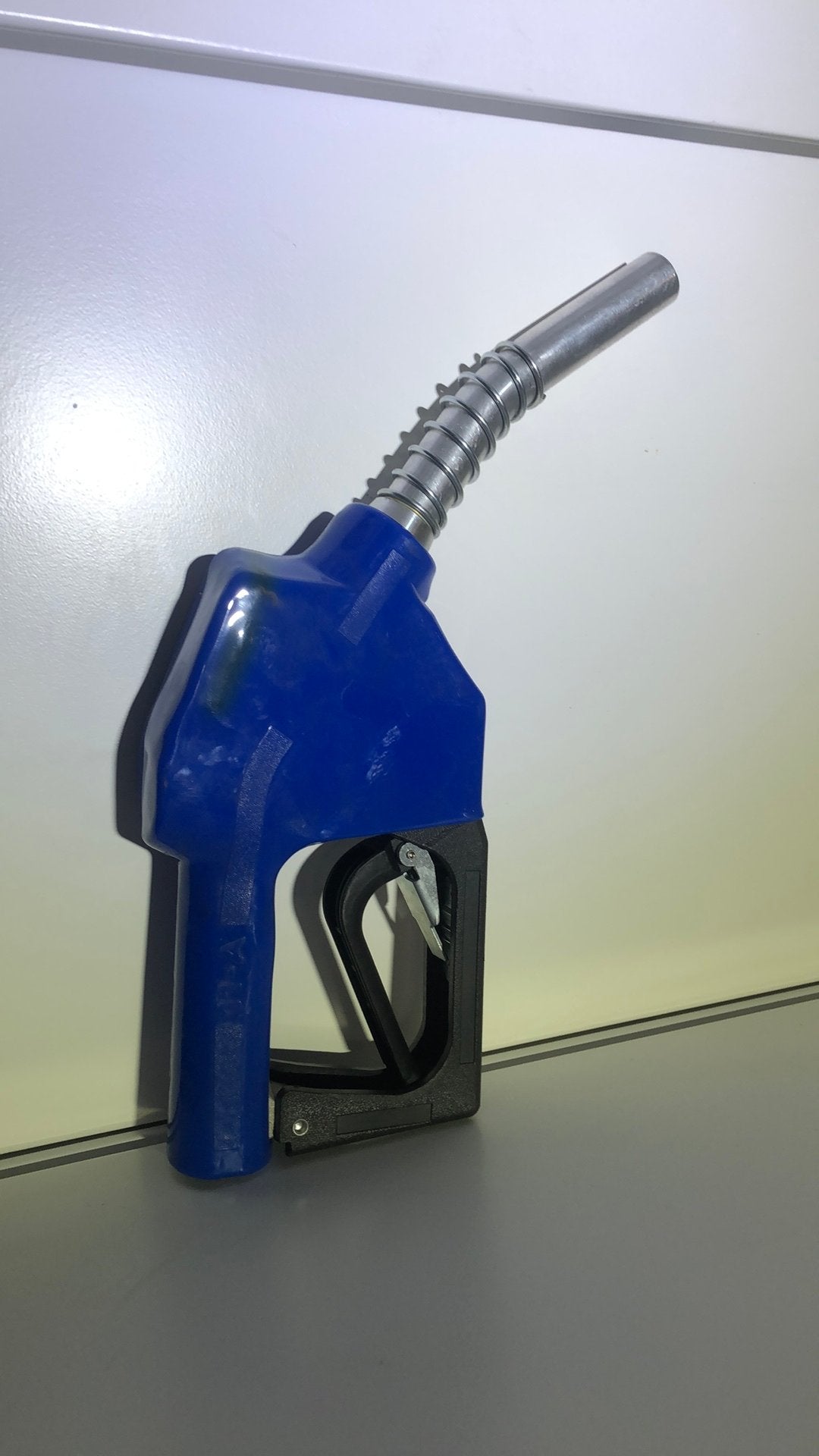 Handpomp, pistool voor brandstof, Ophalen