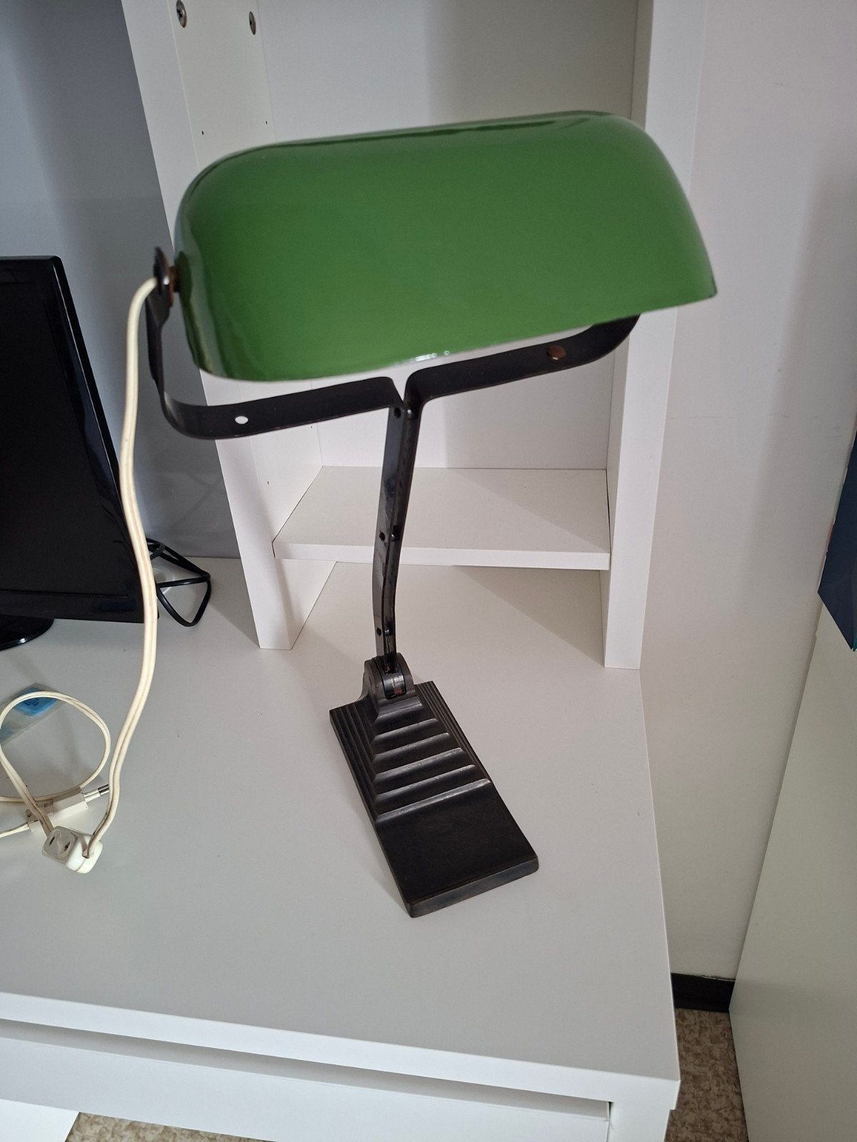 Erpe bureaulamp, Enlèvement