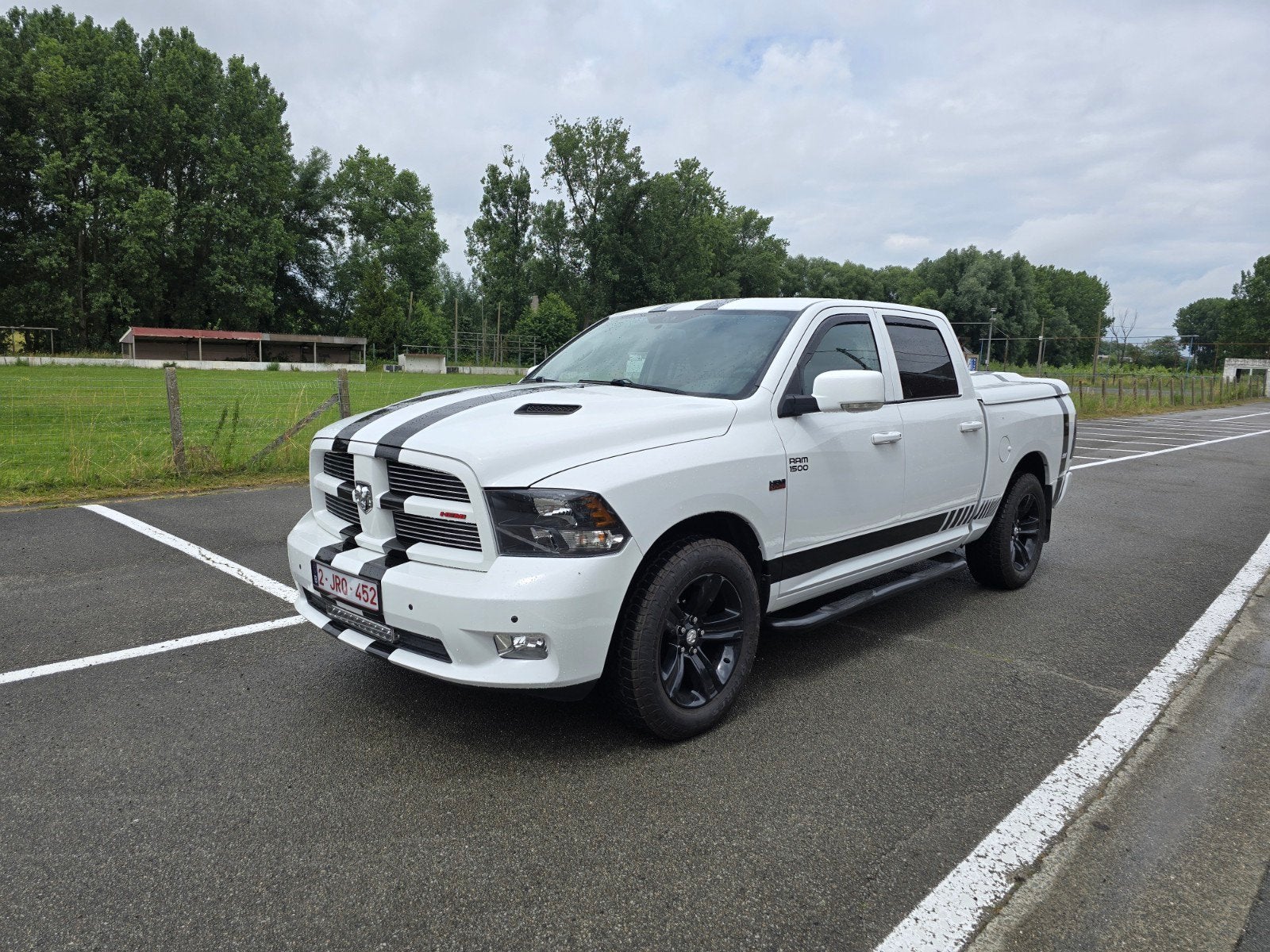 Dodge ram sport 4x4 lichtevracht btw, Auto's, Dodge, Bedrijf, Te koop, RAM 1500, 4x4, Achteruitrijcamera, Multifunctioneel stuurwiel
