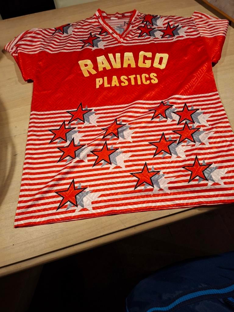Oude voetbal shirt, Enlèvement, Maillot