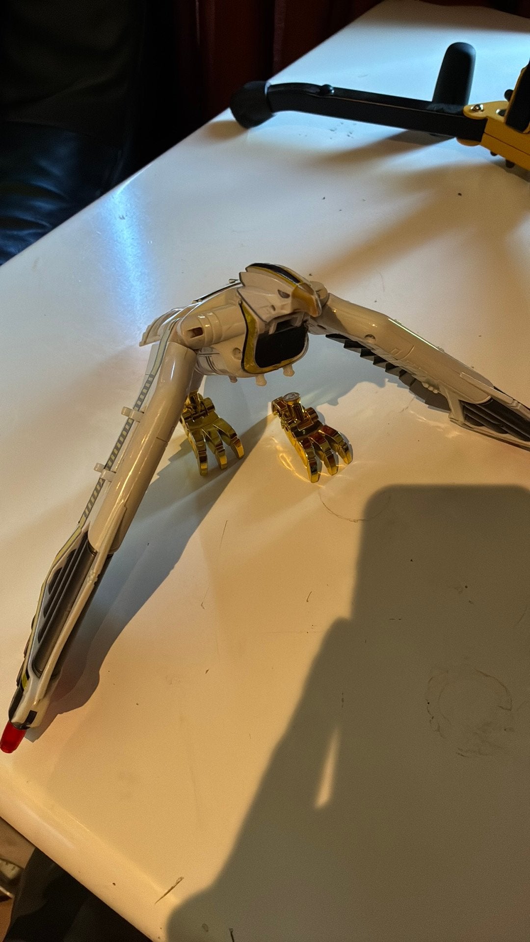 Deluxe Falconzord, Ophalen