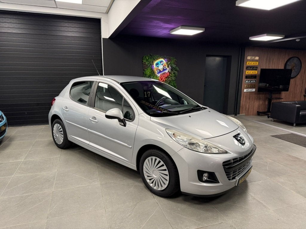 PEUGEOT 207 BENZINE 2012 NIEUW STAAT, Auto's, Bluetooth, Euro 5, Zwart, Bedrijf
