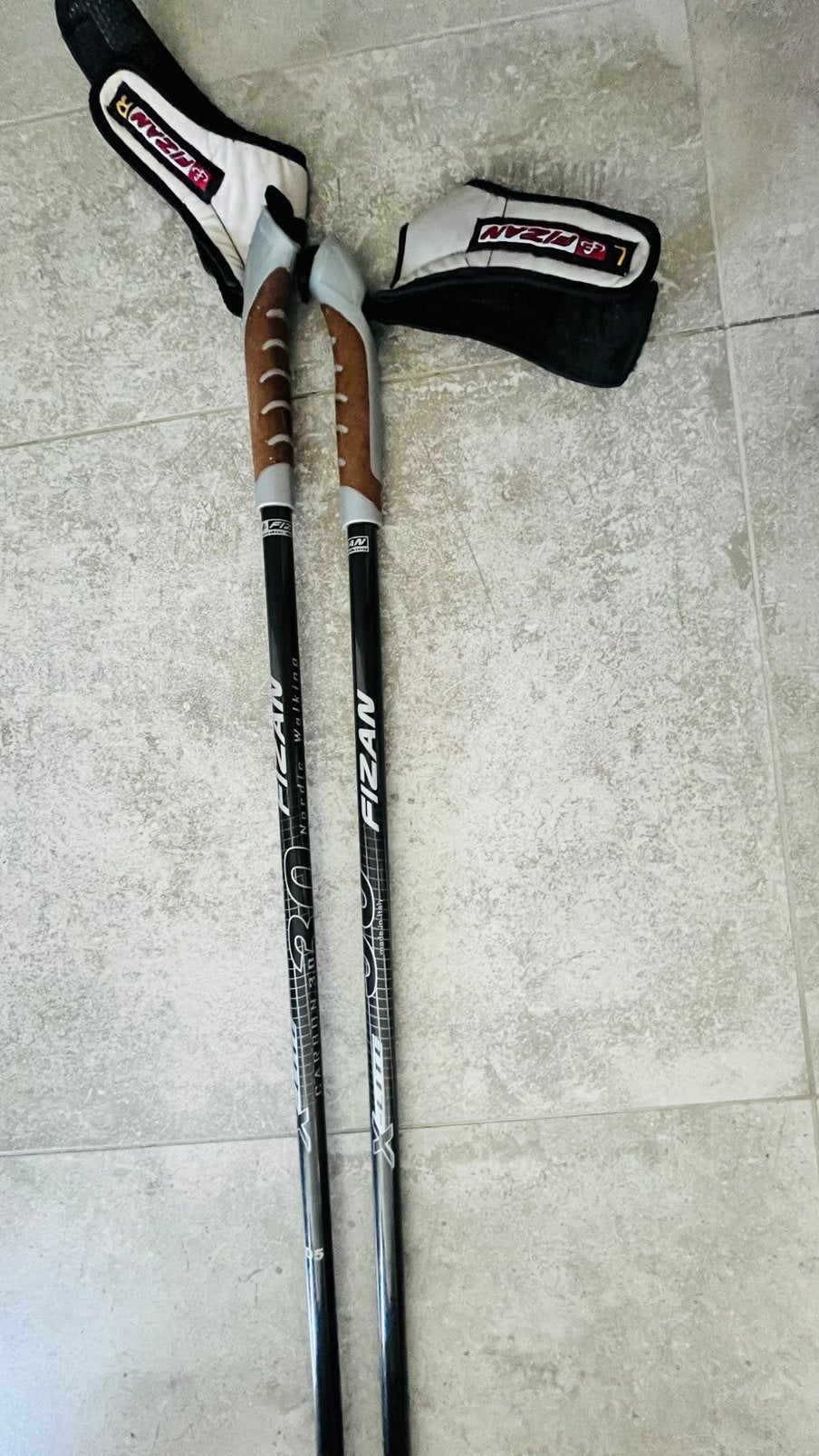 2 Wandelstokken Nordic Walking merk:FIZAN / lengte 105 cm, Diversen, Ophalen, Zo goed als nieuw