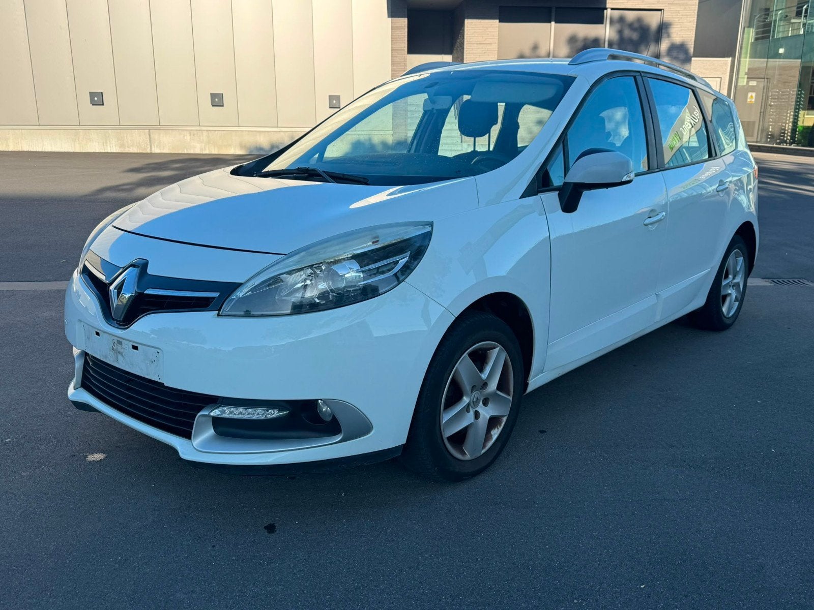 Renault Grand Scénic 1.2 benzine 7 zit plaatsen, 4 cilinders, Handgeschakeld, 5 deurs, Particulier