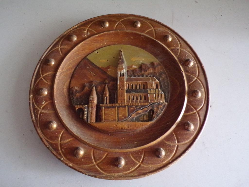 ASSIETTE EN  BOIS TOURISTIQUE, Enlèvement