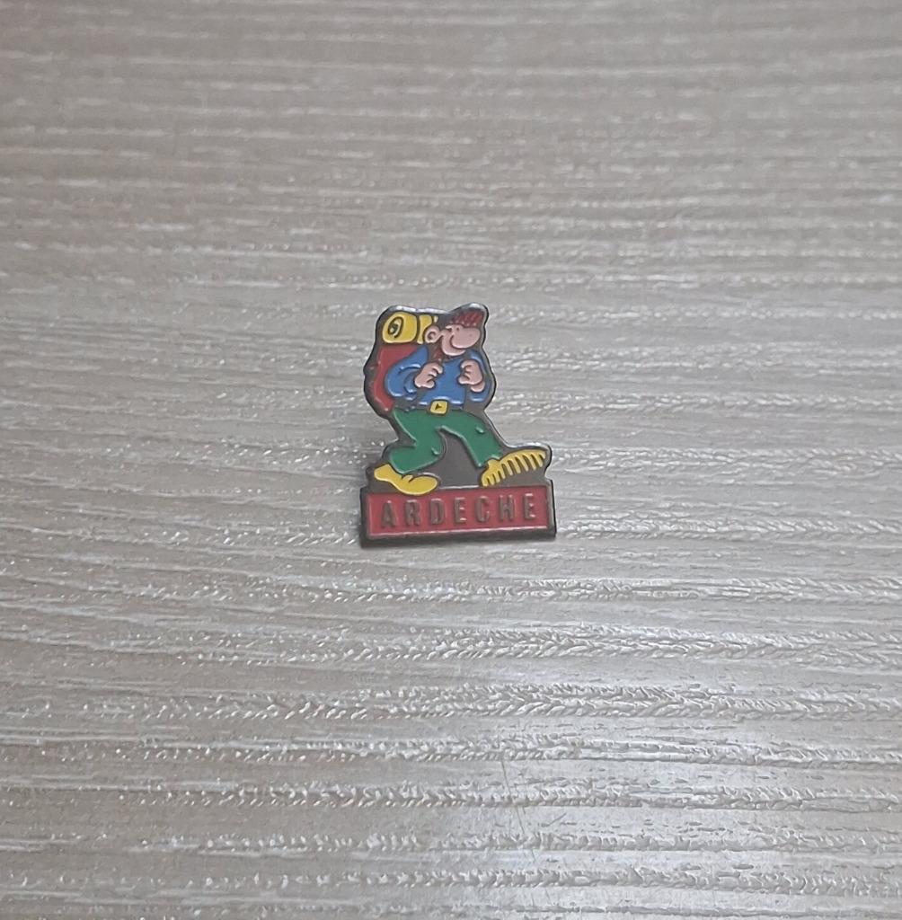 PIN - ARDECHE - FRANCE - FRANKRIJK, Verzenden, Gebruikt, Stad of Land, Speldje of Pin