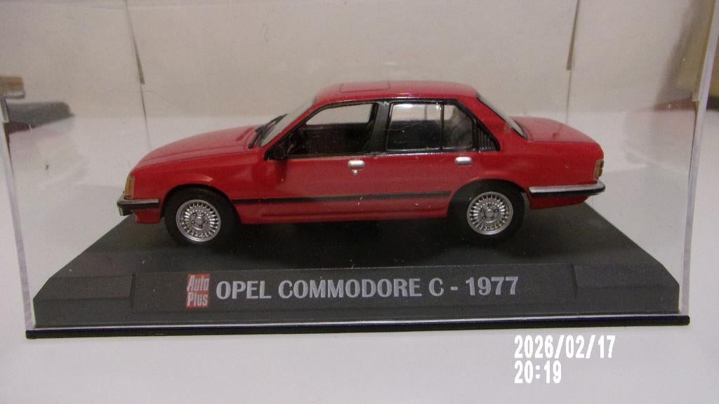 OPEL COMMODORE "C" 77. IXO/AUTO+ 1/43 COMME NEW,VITRINE, Enlèvement ou Envoi, Comme neuf, Voiture, Autres marques