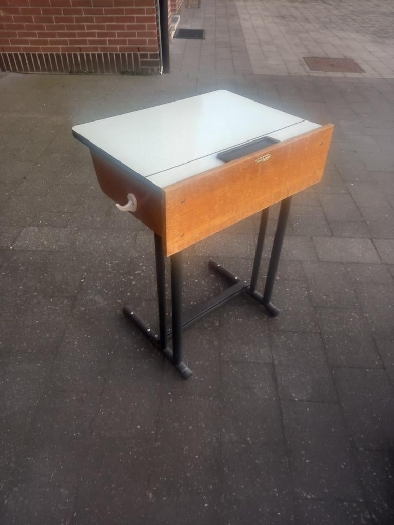 Oude lessenaar vintage, Ophalen