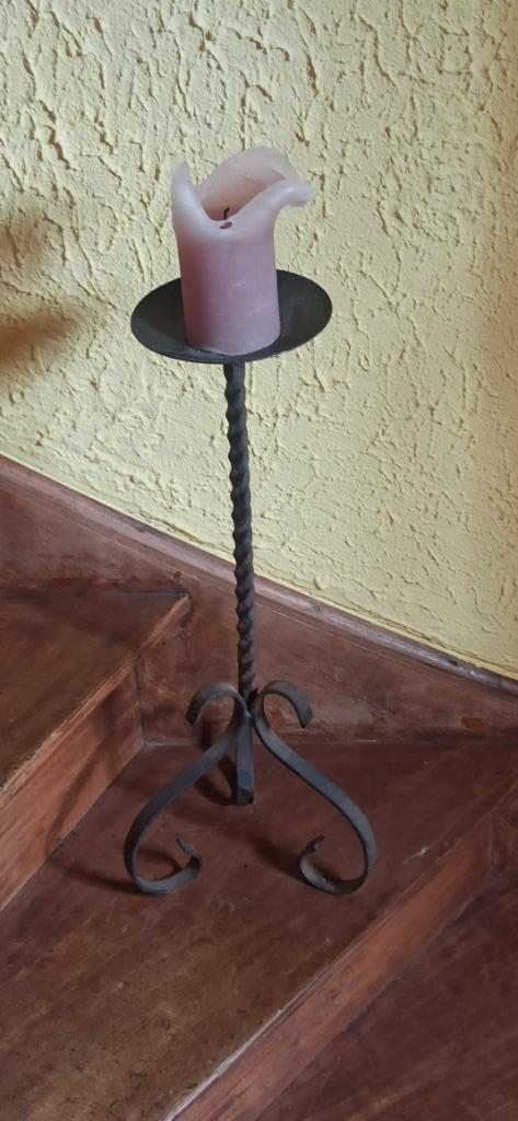 Antieke, smeedijzeren kaarshouder - 54 cm hoog, Overige materialen, Gebruikt, Bruin, Ophalen of Verzenden