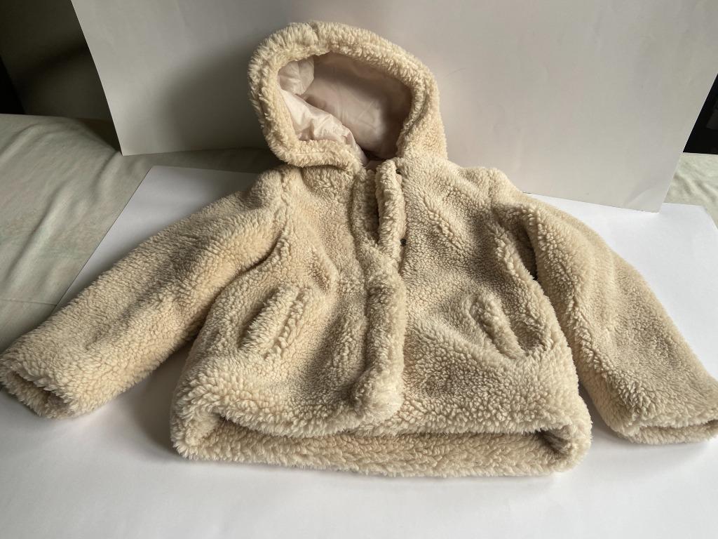 Veste en peluche beige clair. M. 122/128. Marque : Hema, Enlèvement ou Envoi, Comme neuf, Hema, Fille