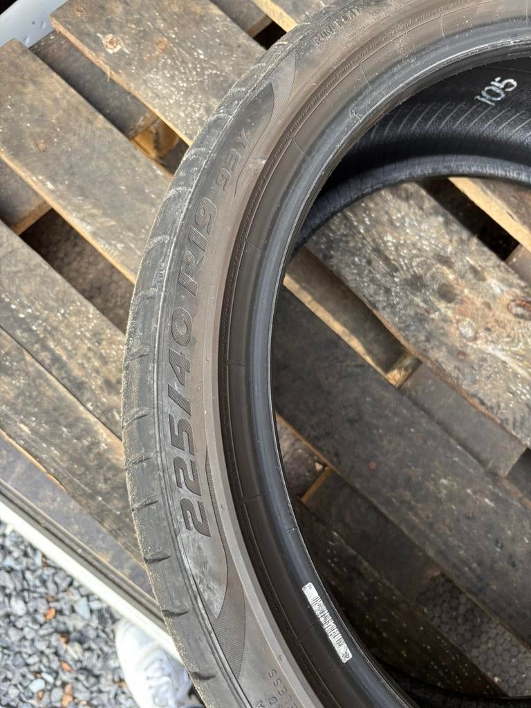 Pirrelli 225/40 93y run flat 1 band, Ophalen, Zo goed als nieuw
