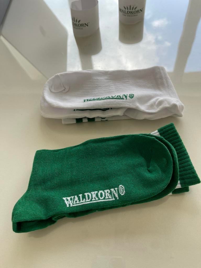 LIMITED EDITION Waldkorn-kousen, Ophalen of Verzenden, Zo goed als nieuw, Wit