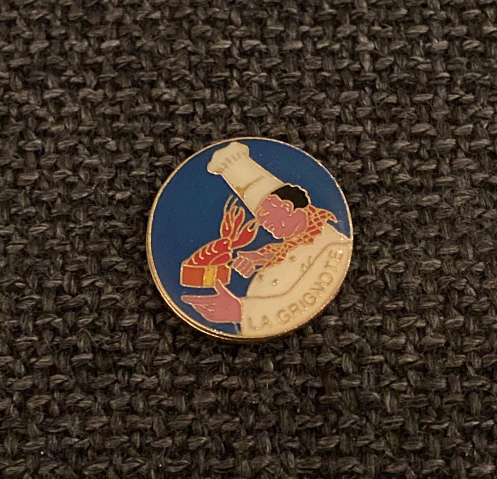 PIN - LA GRIGNOTE - RESTAURANT - KREEFT - HOMARD - LOBSTER, Envoi, Utilisé, Autres sujets/thèmes, Insigne ou Pin's
