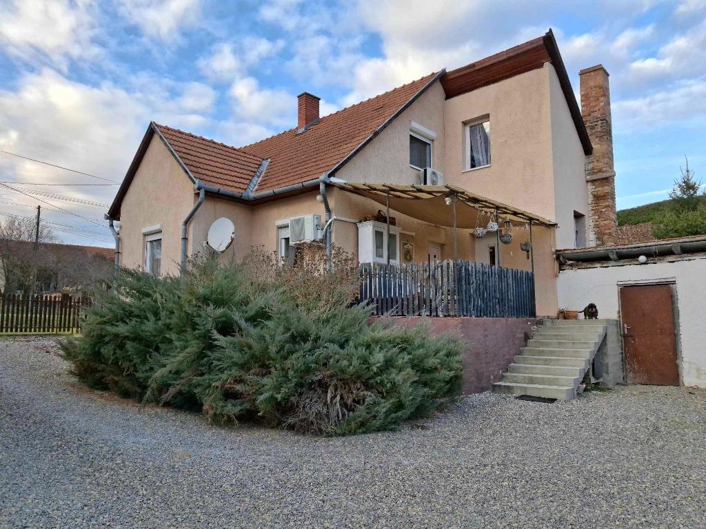 Almamellék instapklaar huis mooie afwerking #1538, Immo, Étranger, Europe autre, Maison d'habitation, Village