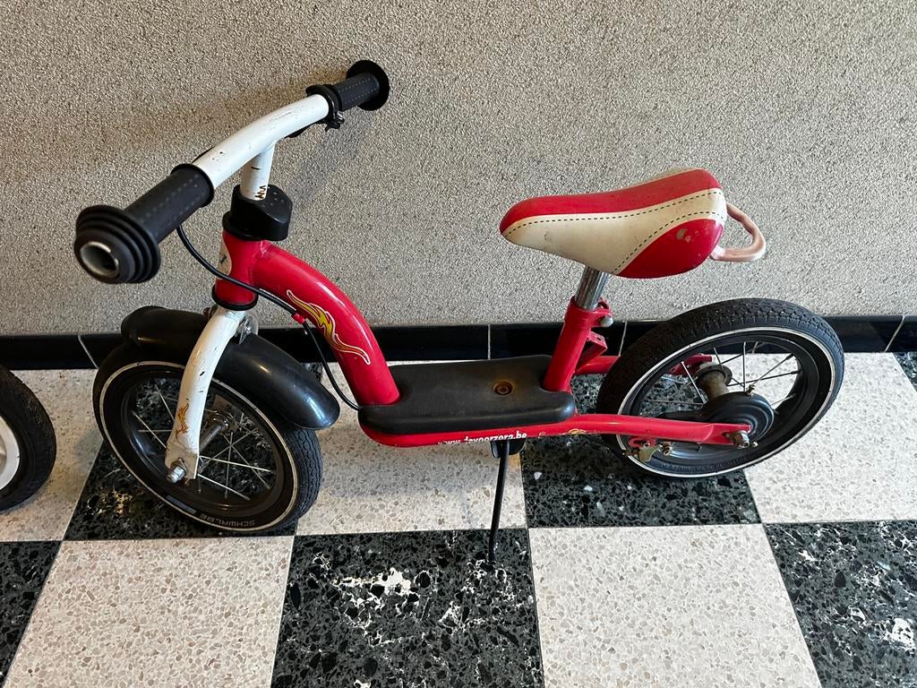 Loopfiets rood – ideaal voor peuters, Ophalen, Zo goed als nieuw, Loopfiets