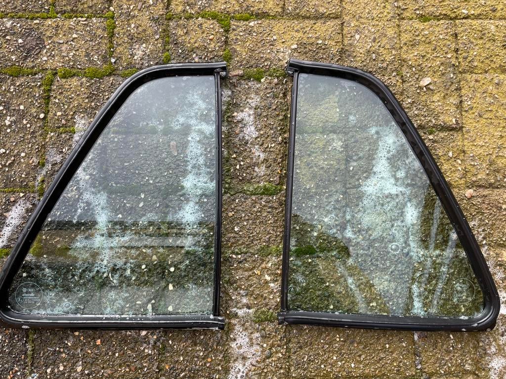 Genuine VW Driehoekruiten Jetta Mk2 Blauw glas., Auto-onderdelen, Ophalen, Gebruikt, Volkswagen