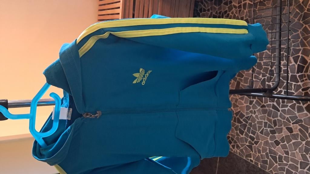 Gilet Adidas 116, Enlèvement ou Envoi, Comme neuf
