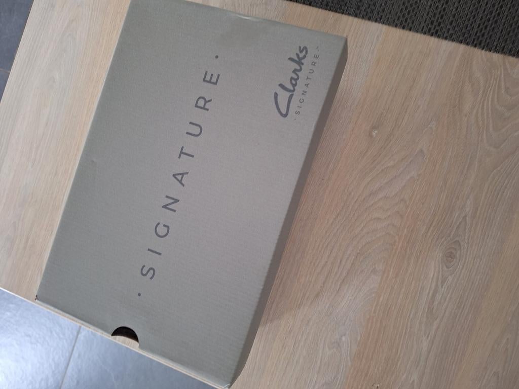 Clarks, Enlèvement ou Envoi, Neuf