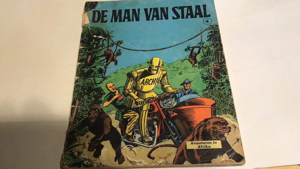 De man van staal (*), Boeken, Stripverhalen, Eén stripboek, Ophalen of Verzenden, Gelezen